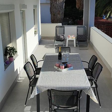 Apartman Emily, 6 Plus 2 Guests, Newly Refurbished Πούλα Εξωτερικό φωτογραφία