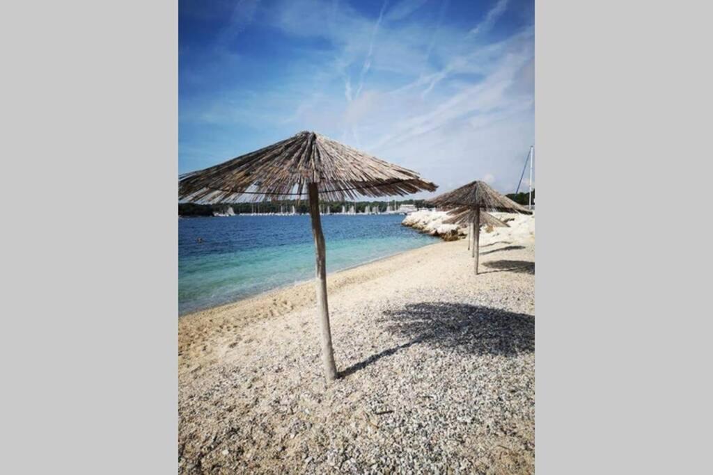 Apartman Emily, 6 Plus 2 Guests, Newly Refurbished Πούλα Εξωτερικό φωτογραφία