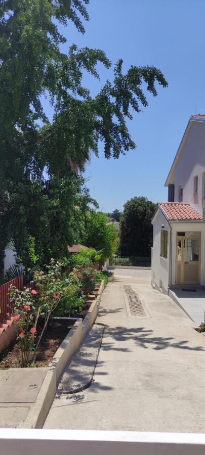 Apartman Emily, 6 Plus 2 Guests, Newly Refurbished Πούλα Εξωτερικό φωτογραφία